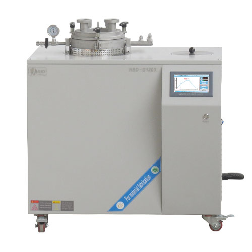 Well type molten salt electroplating furnace