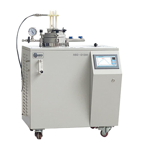 Well type molten salt electroplating furnace